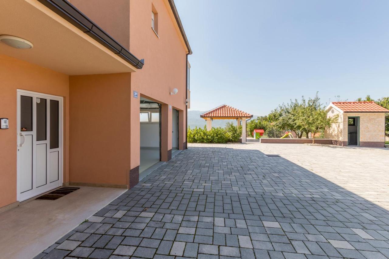 Villa Duje Trilj エクステリア 写真